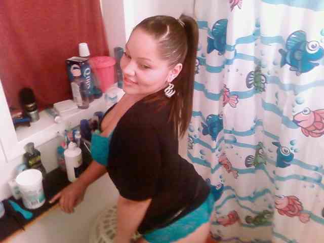 winnipeg Renee Renee__Very seXXXy, classy, clean, discreet and fun, Busty Brunette !! 